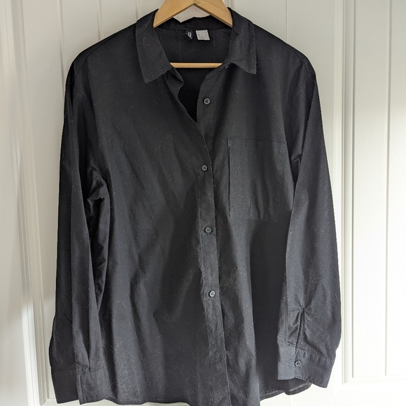 H&M Black Cotton Button-Up Shirt | Classic Closet Staple - Picture 4 of 7